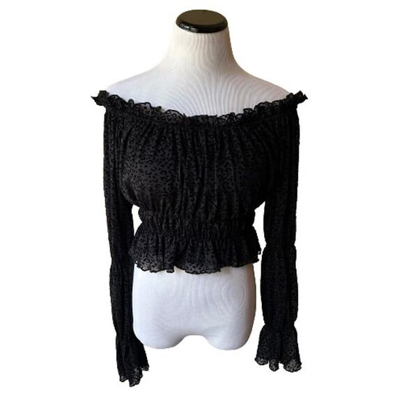 NWT Charmed Hearts Women’s Black Off the Shoulder Cropped Peasant Blouse. Size M - Picture 1 of 11